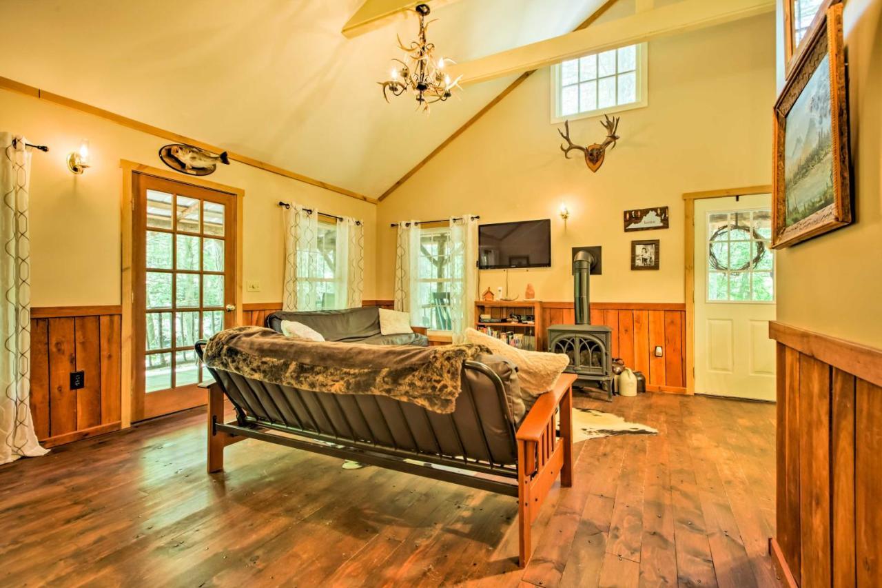 Clearwater Cabin On 10 Acres With Trout Stream! Monterey Екстер'єр фото